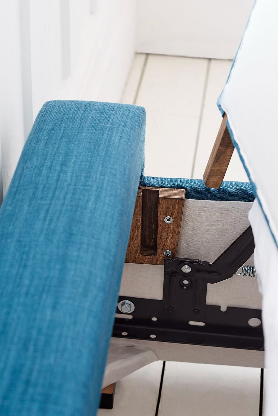 Henry Single Bed in Box in Pumice House Basket Weave