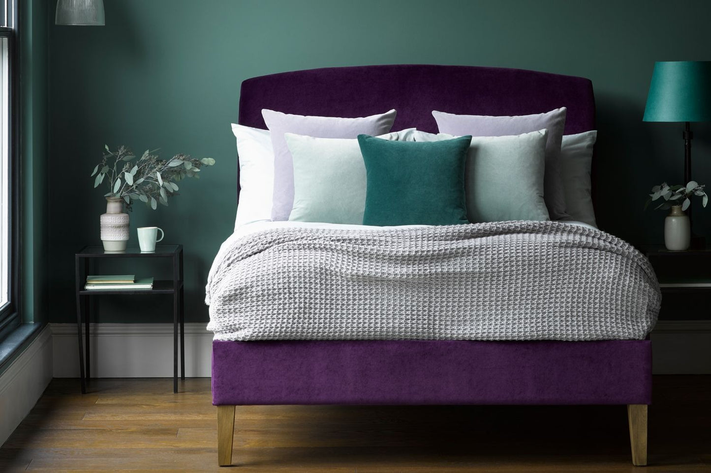 Thea Bed