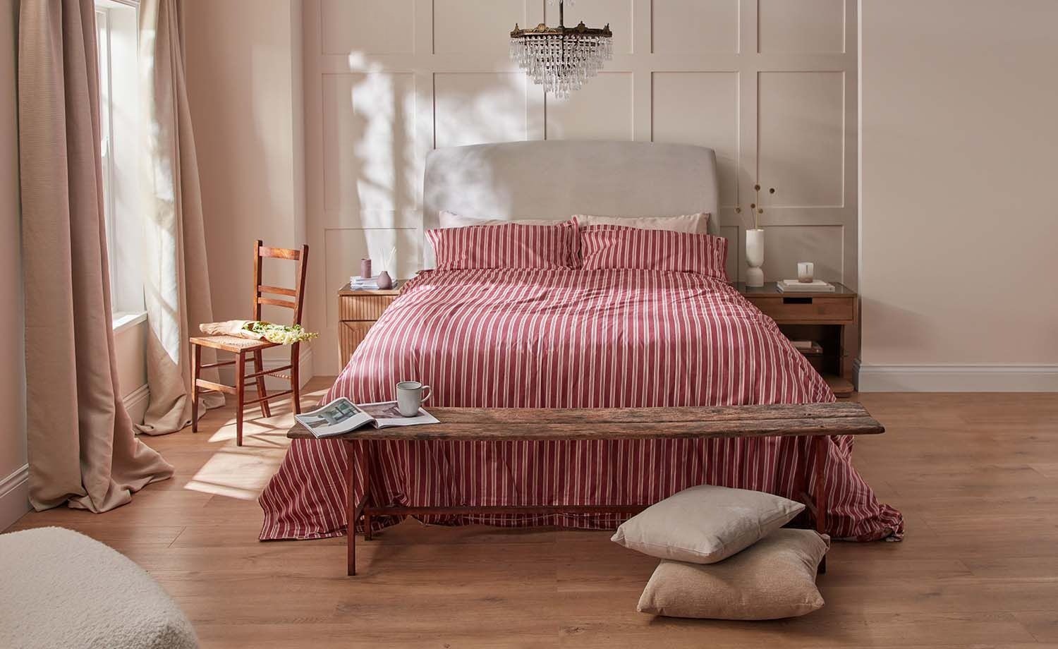 Bedroom Chairs - Sleek Furniture