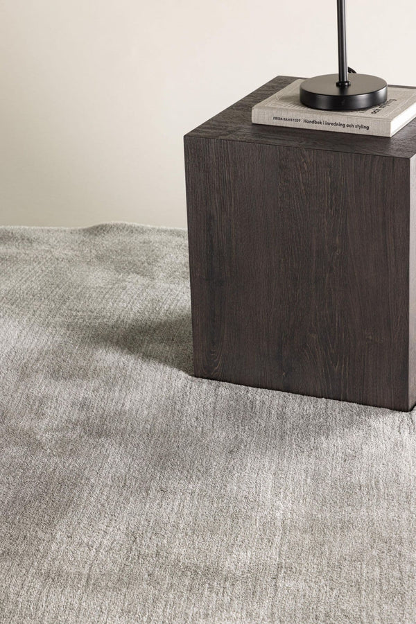 Blanca Light Grey Round Carpet – 200x200 cm Soft Polyester Area Rug