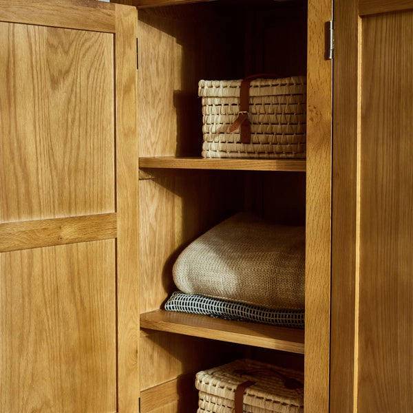 Julian Bowen Marlborough 3 Door Oak Wardrobe with Hanging Rail & Shelving Storage – Solid White Oak & Oak Veneers – Waxed Finish – 142cm