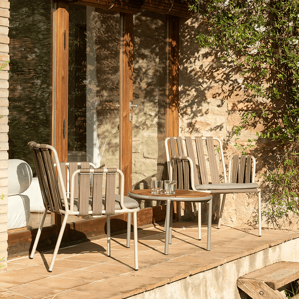 Artemis Outdoor Round Dining Table Set with Cushioned Chairs, Modern Patio Garden Furniture Set, Solid Wood & Aluminium Outdoor Dining Table and Chairs, Light Grey & Black - Sleek Furniture
