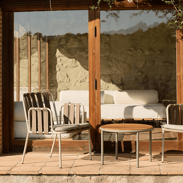 Artemis Outdoor Round Dining Table Set with Cushioned Chairs, Modern Patio Garden Furniture Set, Solid Wood & Aluminium Outdoor Dining Table and Chairs, Light Grey & Black - Sleek Furniture