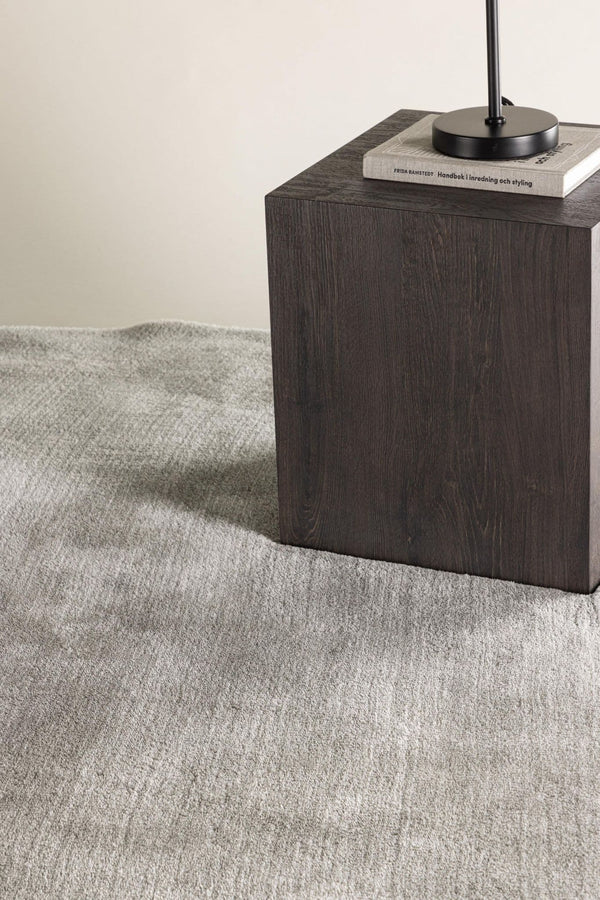 Blanca Light Grey Round Carpet – 200x200 cm Soft Polyester Area Rug