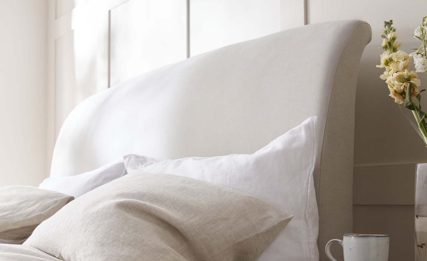 Thea Bed