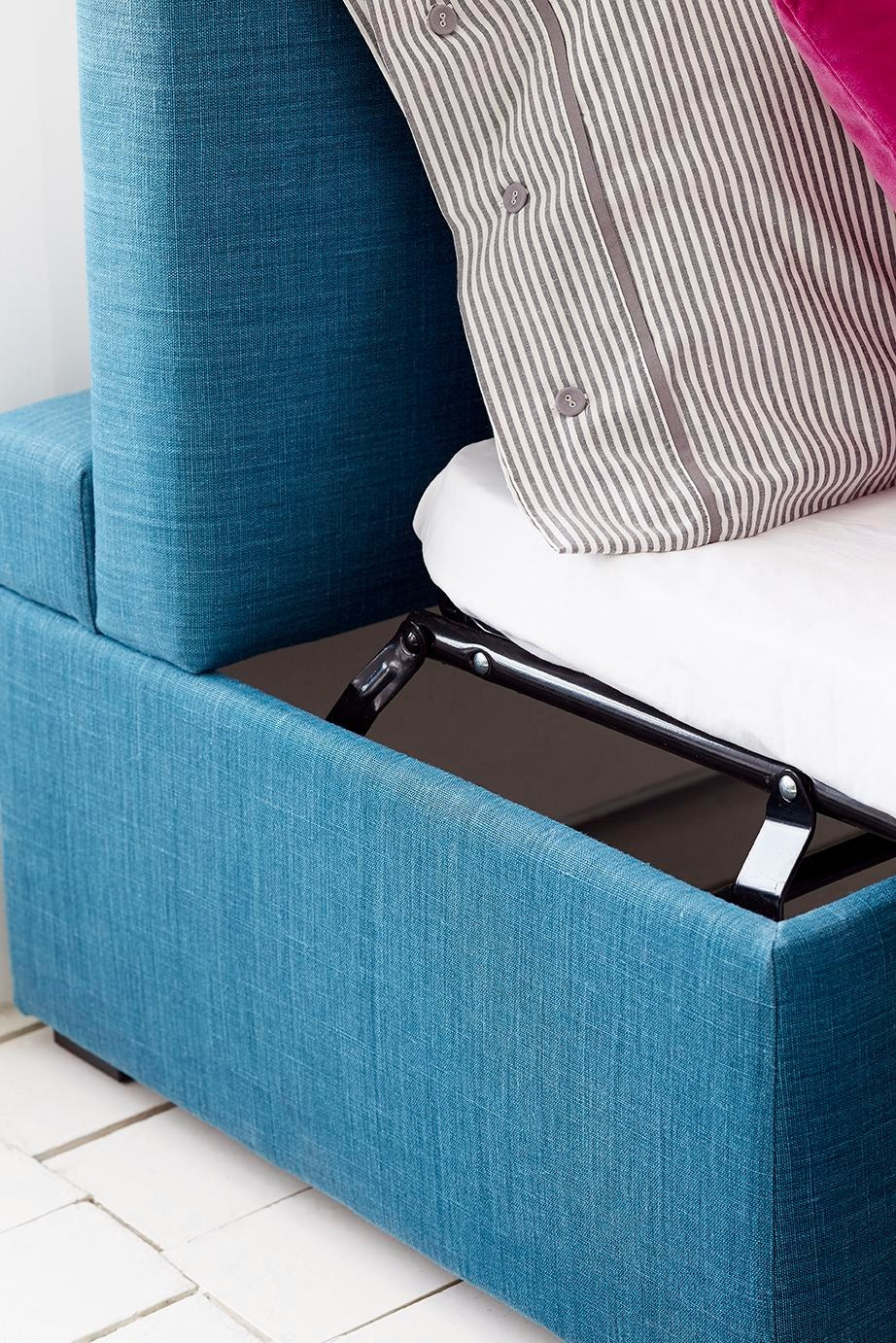 Henry Single Bed in Box in Pumice House Basket Weave