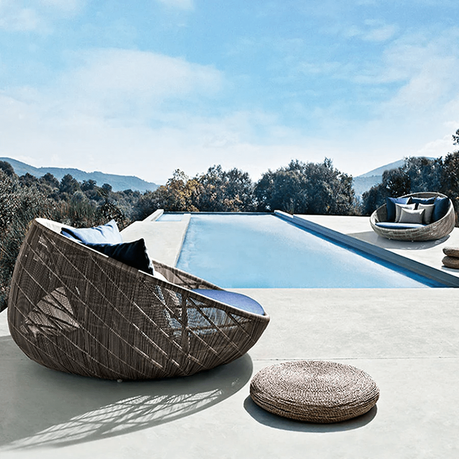 Elysia Rattan Round Outdoor Daybed with Cushions, Garden Sofa Day Bed, Waterproof Patio Lounge Bed, Modern Circular Outdoor Seating for Garden, Terrace & Balcony - Sleek Furniture