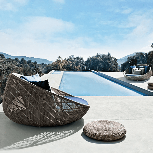 Elysia Rattan Round Outdoor Daybed with Cushions, Garden Sofa Day Bed, Waterproof Patio Lounge Bed, Modern Circular Outdoor Seating for Garden, Terrace & Balcony - Sleek Furniture