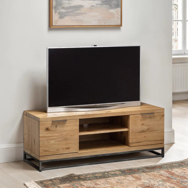 Julian Bowen Brooklyn Solid Oak Industrial TV Unit with 2 Cupboards & Open Media Shelf – Rustic Wooden Entertainment Stand with Metal Legs, 135 x 45 x 50 cm - Sleek Furniture