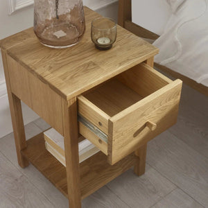 Julian Bowen Coxmoor 1 Drawer Bedside Table in Oak – Wooden Nightstand with Storage Drawer & Open Shelf for Bedroom - Sleek Furniture