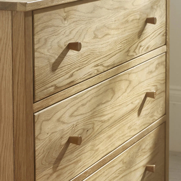 Julian Bowen Coxmoor 3 Drawer Chest – Oak & Ivory Oak Wooden Bedroom Storage Chest with Spacious Drawers - Sleek Furniture