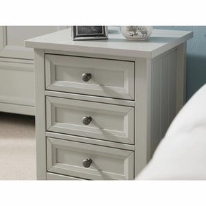 Julian Bowen Maine 3 Drawer Bedside Table – New England Style Nightstand with 3 Storage Drawers, Available in Anthracite, Surf White & Dove Grey - Sleek Furniture