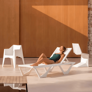 Marlin Sun Lounger Outdoor Daybed, Aluminium Garden Lounger with Mesh Fabric, Modern Patio Sunbed Chair, No Assembly, Poolside Reclining Lounger - Sleek Furniture