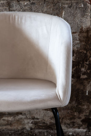 Berit & Lanzo Dining Set | Round 120cm Table with 4 Beige Velvet Chairs