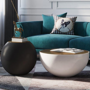 Space-saving Y7 nesting tables in modern black and white design